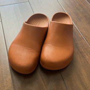 Crocs Dylan Clog Cognac Brown women’s size 8